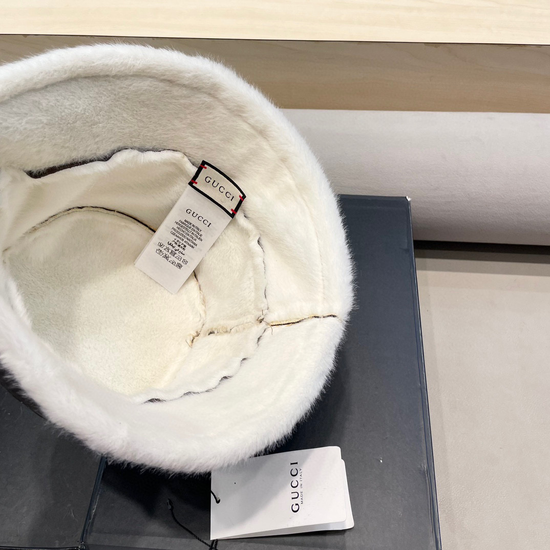 Gucci复古麂皮绒渔夫帽子女秋冬百搭加厚保暖显脸小毛绒帽遮素颜水桶帽