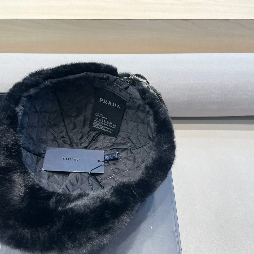普拉达Prada帽子女秋冬季鸭舌帽仿貂毛冬天猫耳朵可爱棒球帽皮草时尚加绒保暖