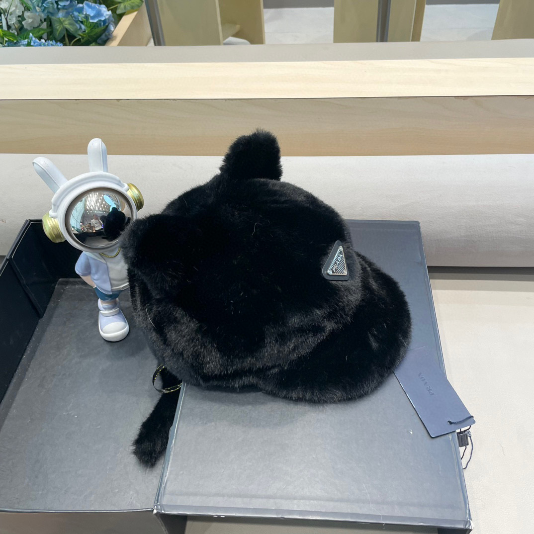 普拉达Prada帽子女秋冬季鸭舌帽仿貂毛冬天猫耳朵可爱棒球帽皮草时尚加绒保暖