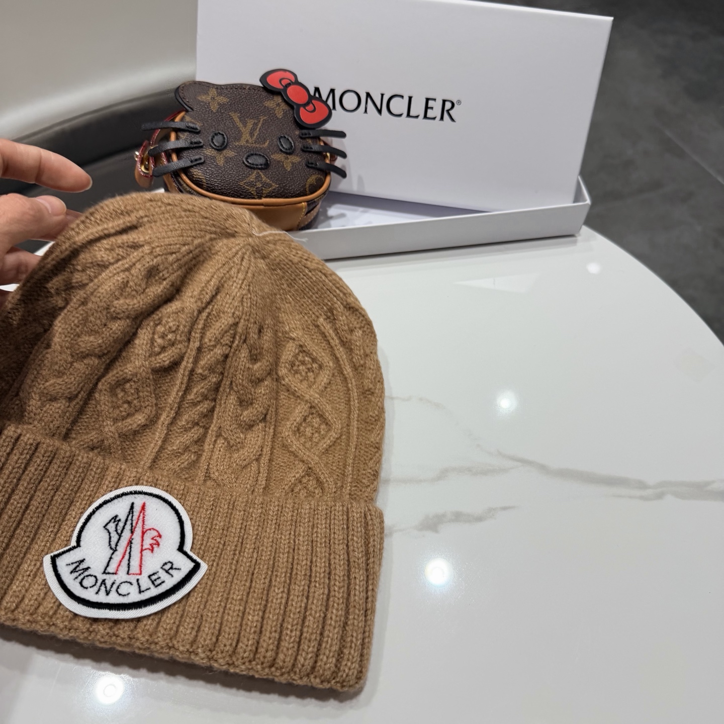 蒙口针织帽MONCLER毛线帽👍质量非常柔软舒服，保暖又时尚，简约大气，百搭款！