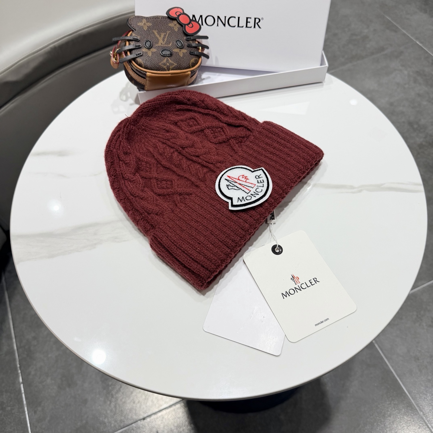蒙口针织帽MONCLER毛线帽👍质量非常柔软舒服，保暖又时尚，简约大气，百搭款！