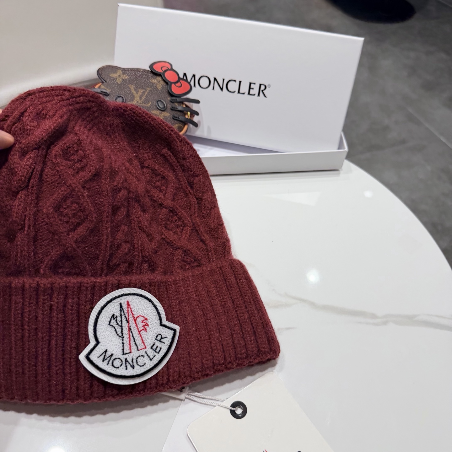 蒙口针织帽MONCLER毛线帽👍质量非常柔软舒服，保暖又时尚，简约大气，百搭款！