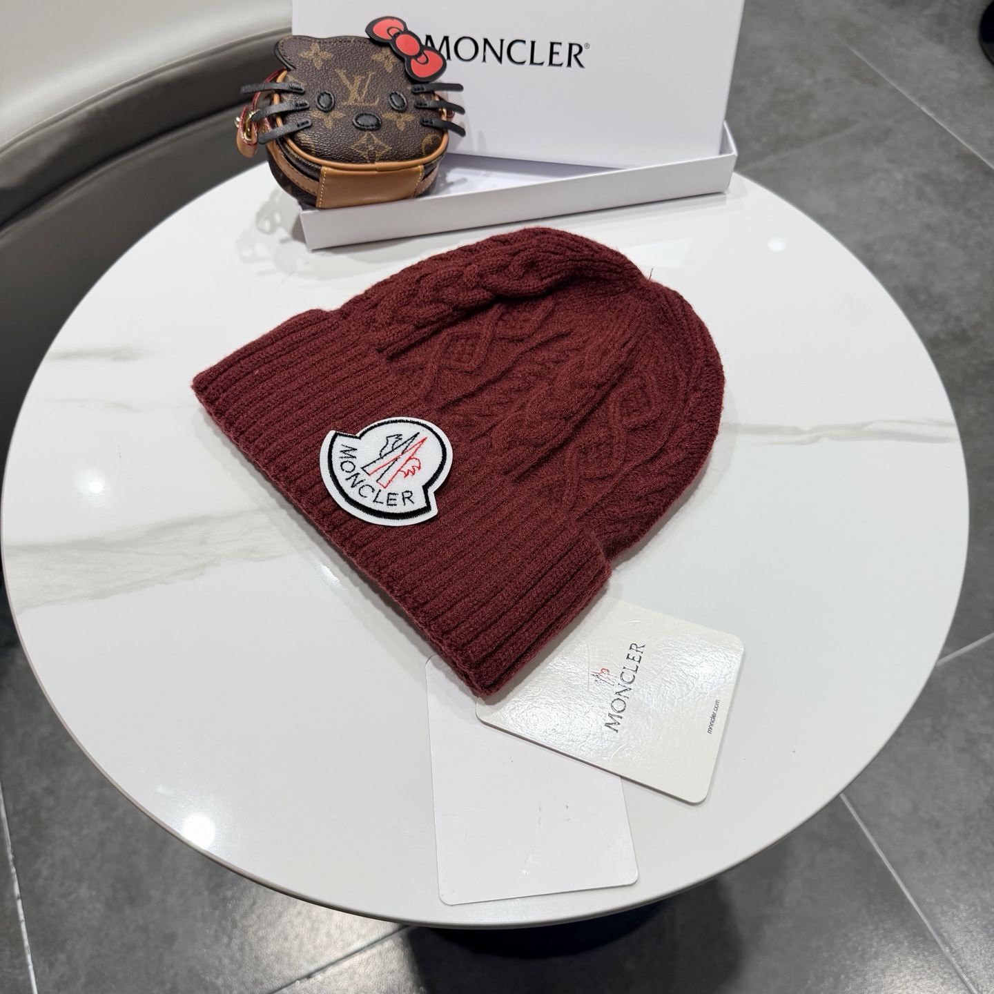 蒙口针织帽MONCLER毛线帽👍质量非常柔软舒服，保暖又时尚，简约大气，百搭款！