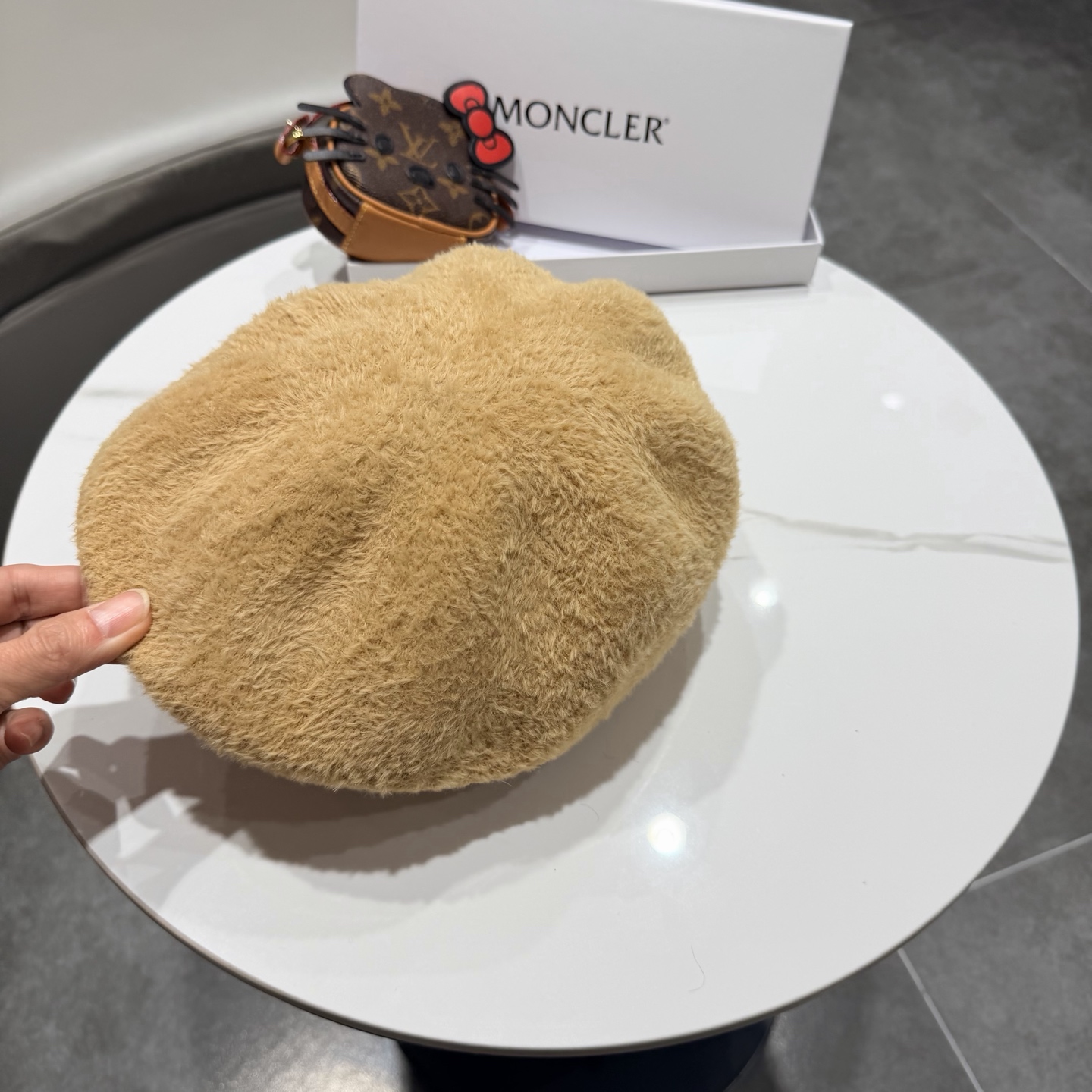 Prada普拉达2026爆款冰岛贝雷帽女冬新款ins时尚百搭日系文艺正反戴蓓蕾