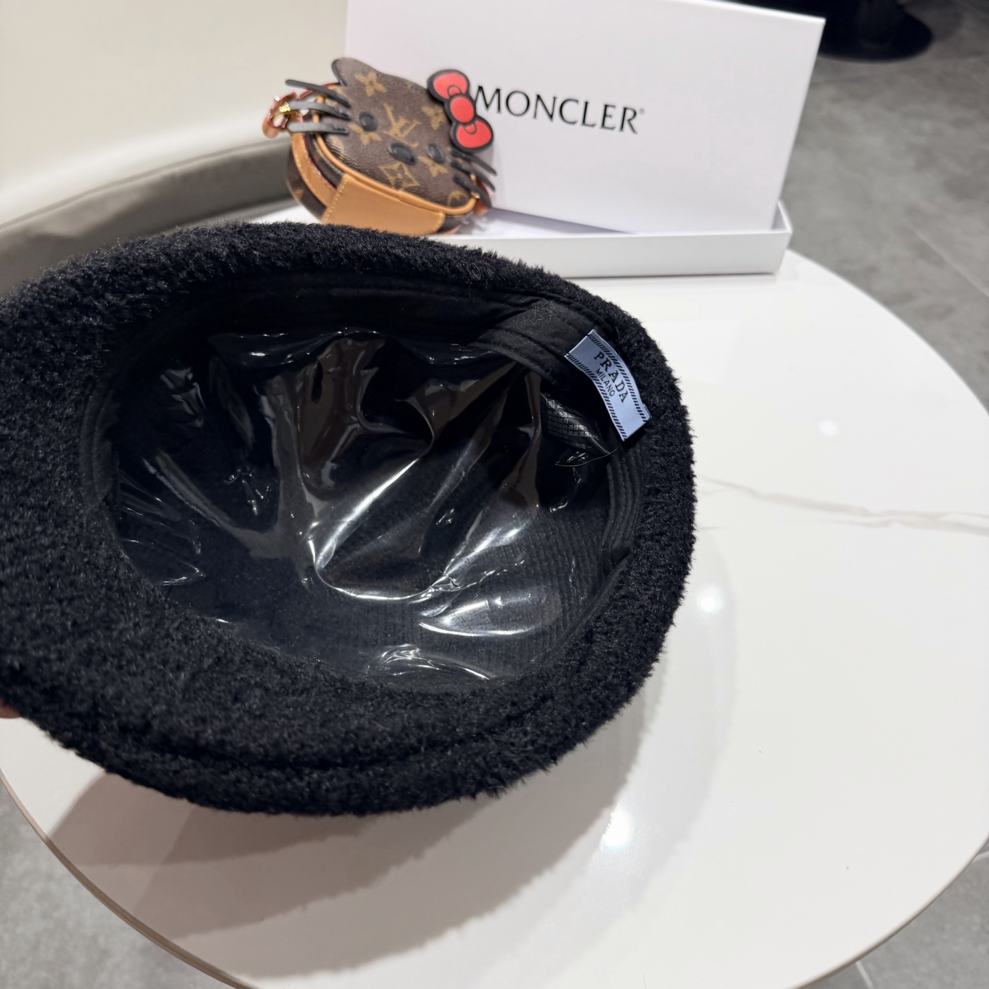 Prada普拉达2026爆款冰岛贝雷帽女冬新款ins时尚百搭日系文艺正反戴蓓蕾