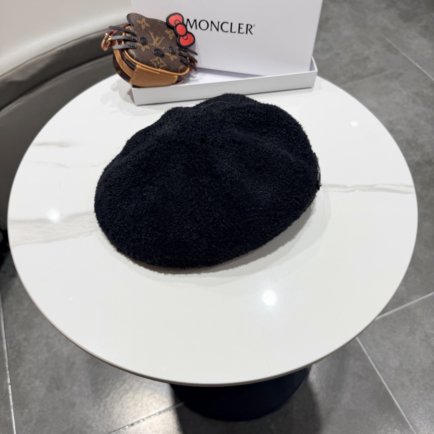 Prada普拉达2026爆款冰岛贝雷帽女冬新款ins时尚百搭日系文艺正反戴蓓蕾