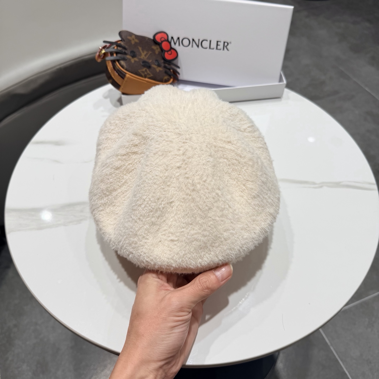 Prada普拉达2025爆款冰岛贝雷帽女冬新款ins时尚百搭日系文艺正反戴蓓蕾