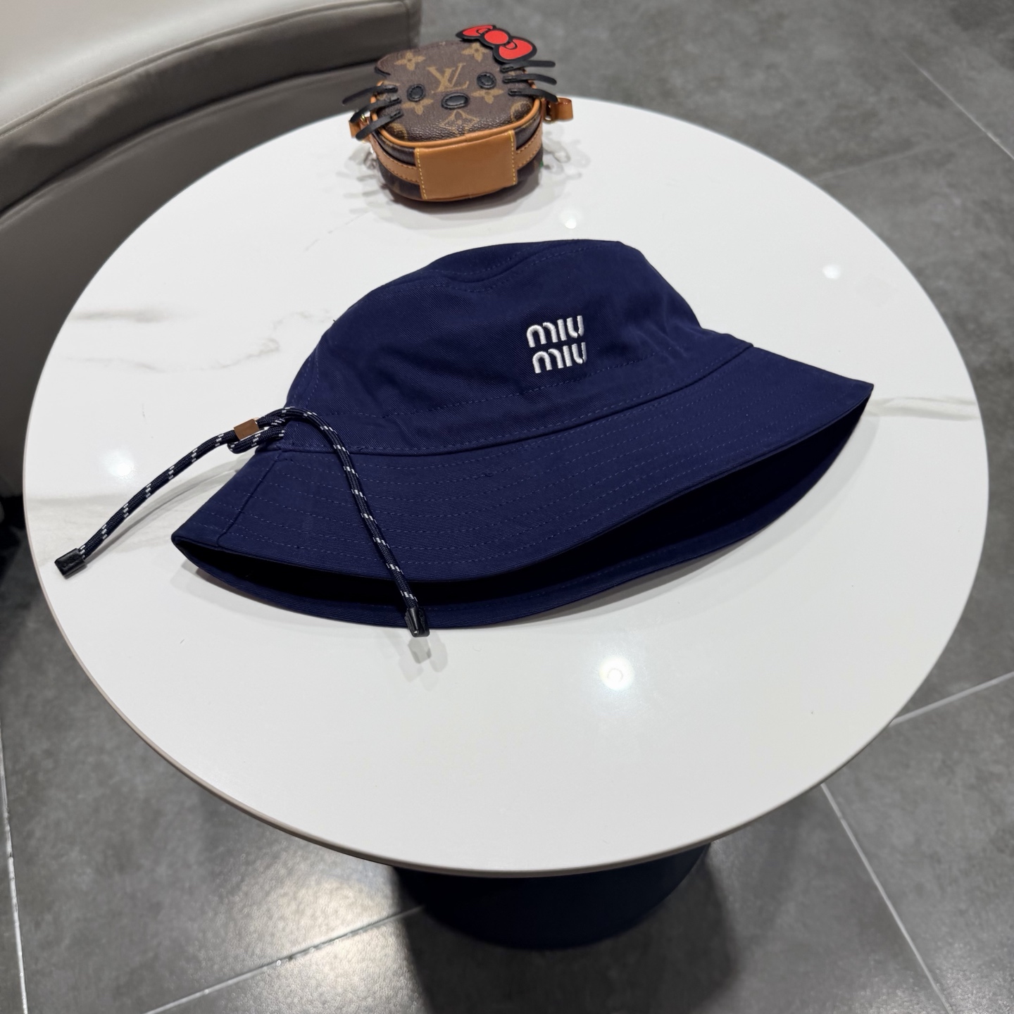 miumiu缪缪新款官网渔夫帽，头围57cm