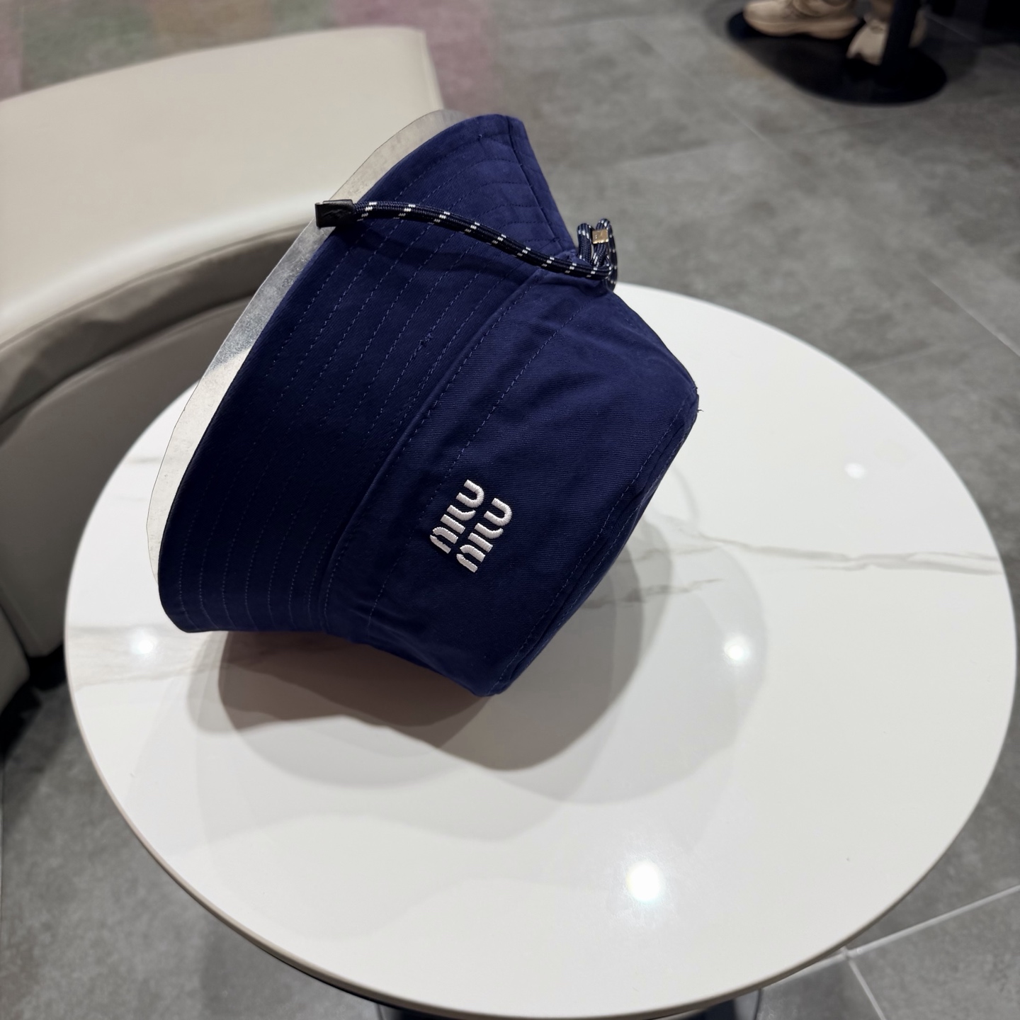 miumiu缪缪新款官网渔夫帽，头围57cm