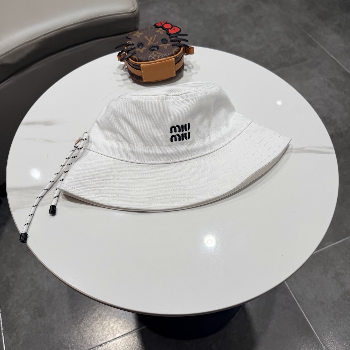 miumiu缪缪新款官网渔夫帽，头围57cm