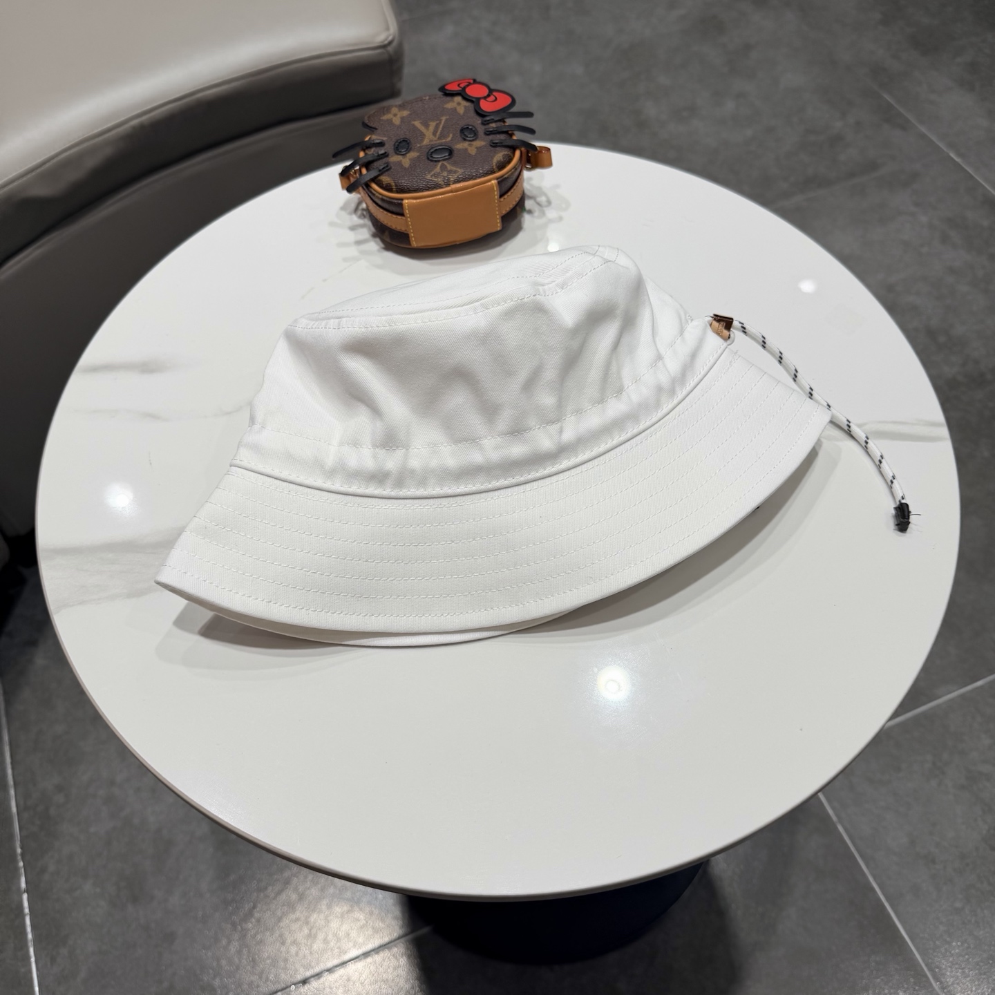 miumiu缪缪新款官网渔夫帽，头围57cm