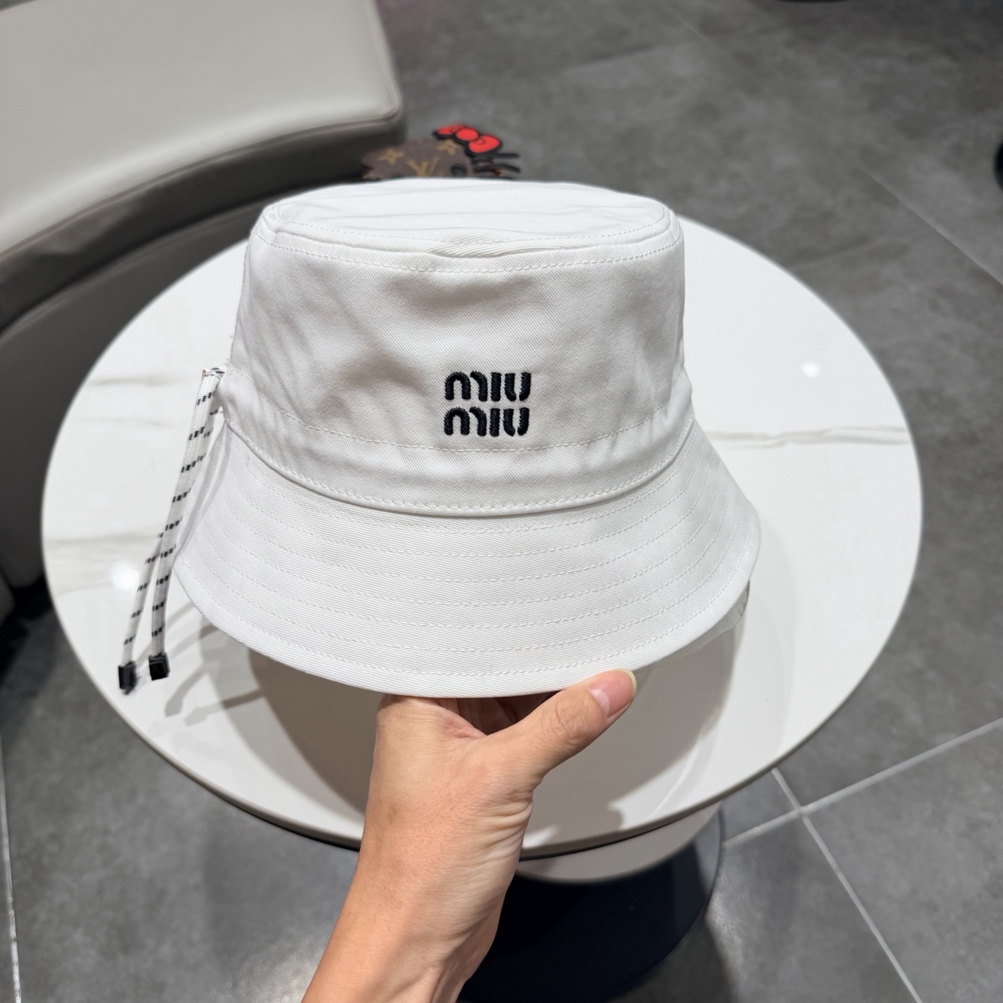 miumiu缪缪新款官网渔夫帽，头围57cm