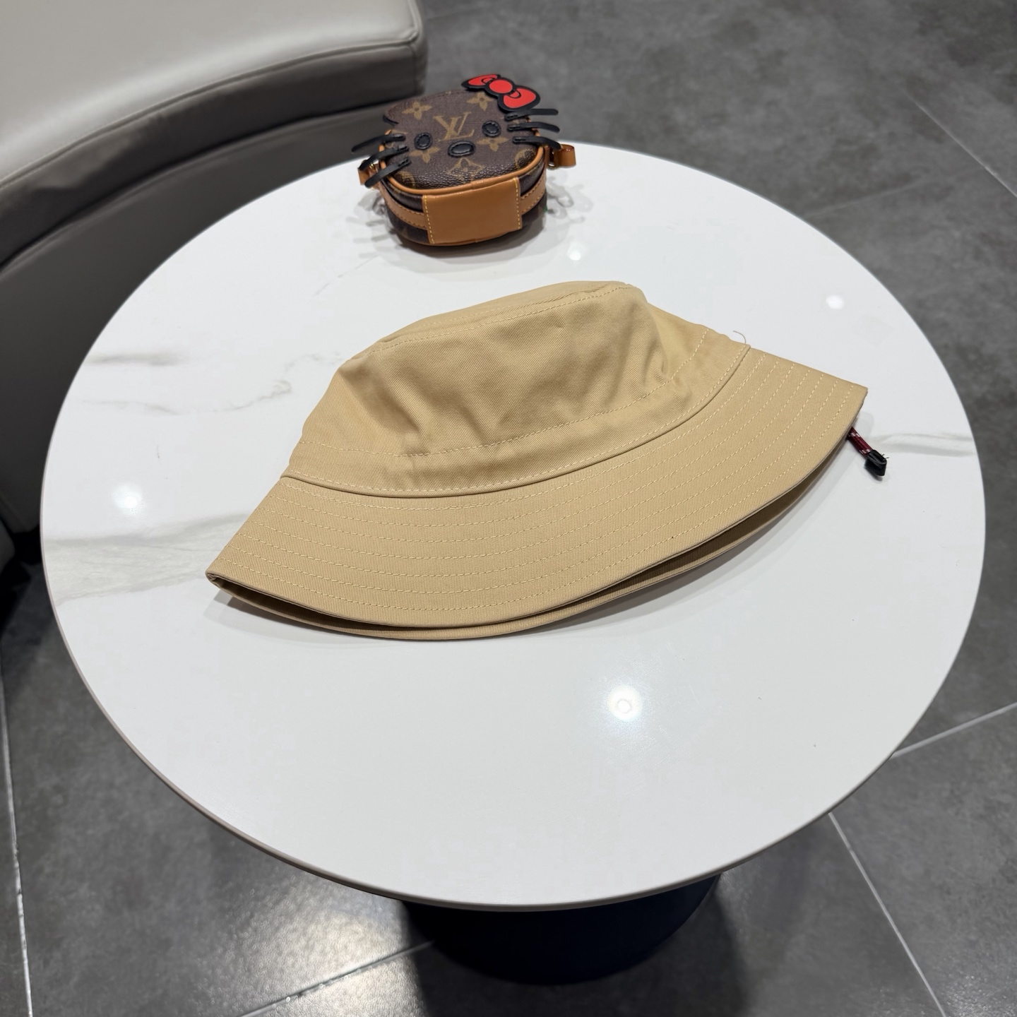 miumiu缪缪新款官网渔夫帽，头围57cm