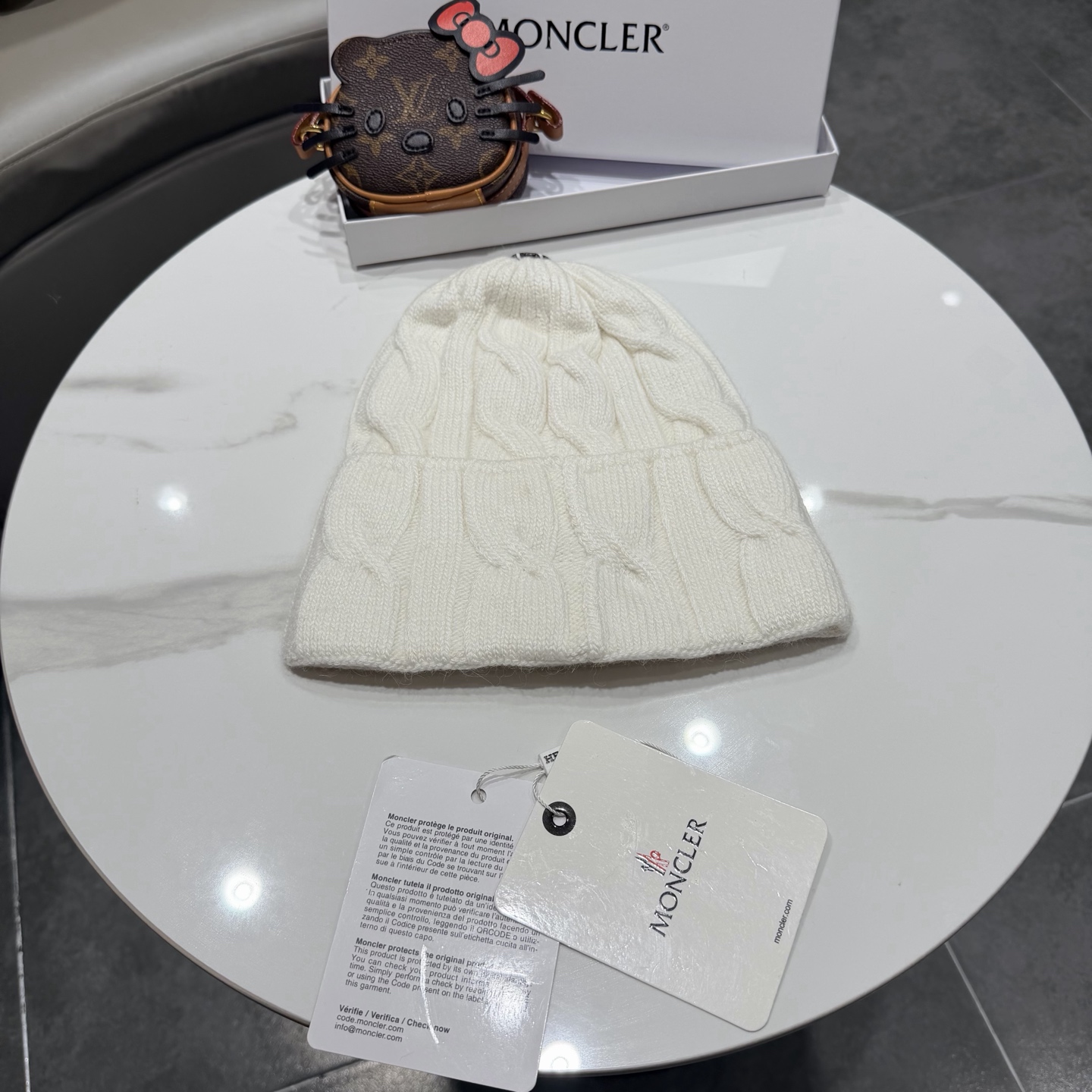 蒙口Moncler盟可睐💥官网经典针织帽，原单复刻.非常柔软亲肤，弹性很好💓有质感又非常百搭的款式~保暖的  羊绒毛线帽