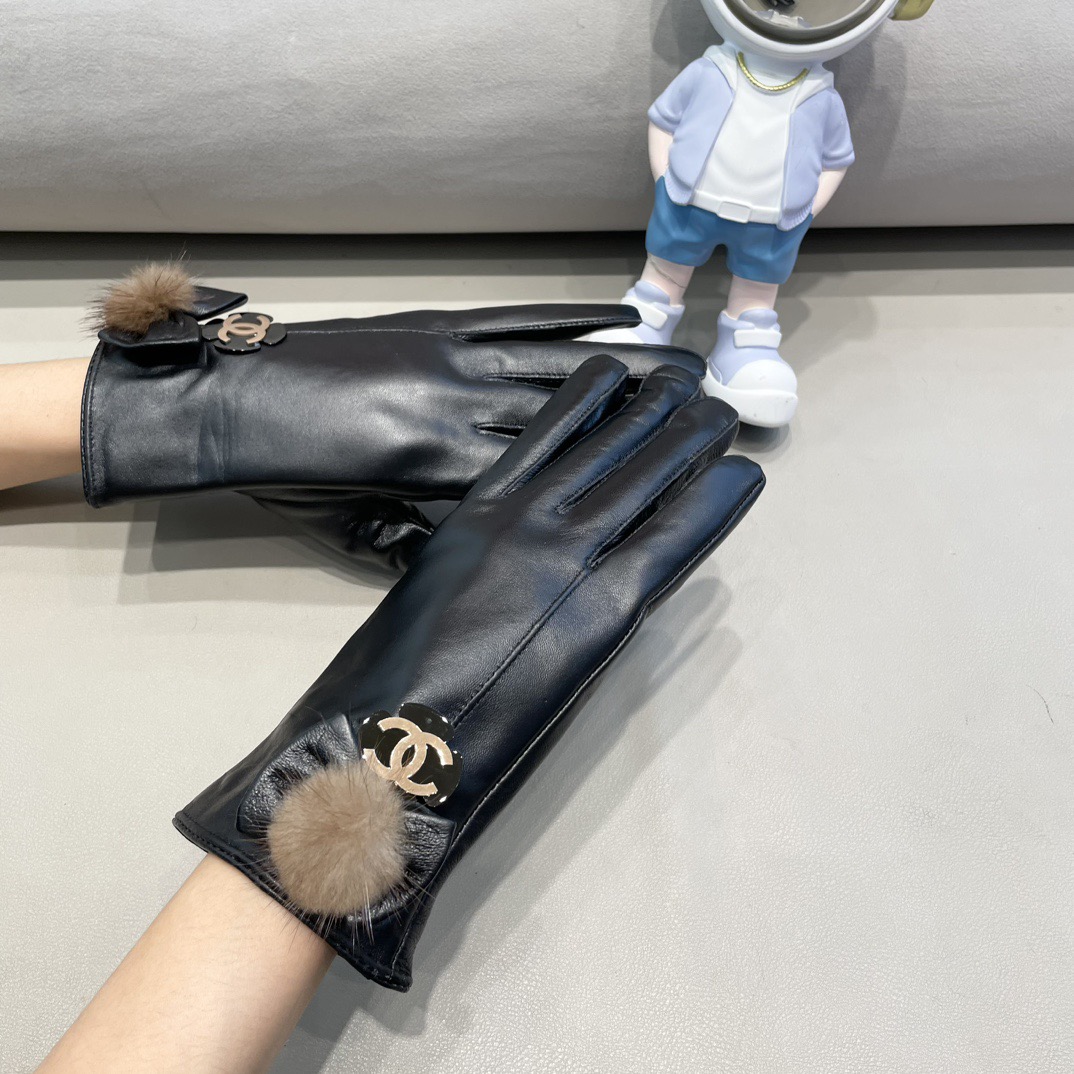 NO:618259,Chanel women's gloves, fashionable gloves, classic, simple and easy to use, super comfortable, soft and versatile!  Size M L gloves, gloves, chanel, chanel, gloves19860909Chanel香奈儿女款手套,时尚手套,经典简洁上手超舒适柔软、百搭！码数M L手套,手套,chanel,chanel,gloves,accessory
