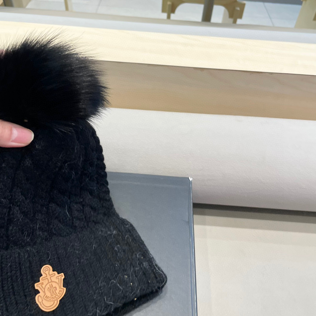 moncler韩版秋冬新款兔毛针织麻花纹毛线帽真狐狸毛球针织帽保暖百搭潮