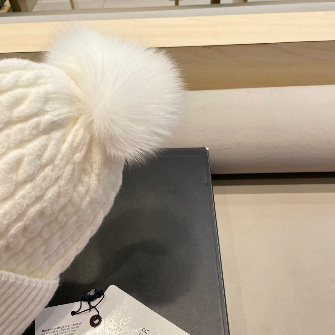 moncler韩版秋冬新款兔毛针织麻花纹毛线帽真狐狸毛球针织帽保暖百搭潮