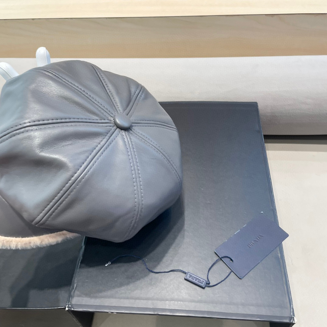 普拉达Prada秋冬羊羔毛八角帽女气质百搭做旧皮质英伦风鸭舌报童帽画家贝雷帽