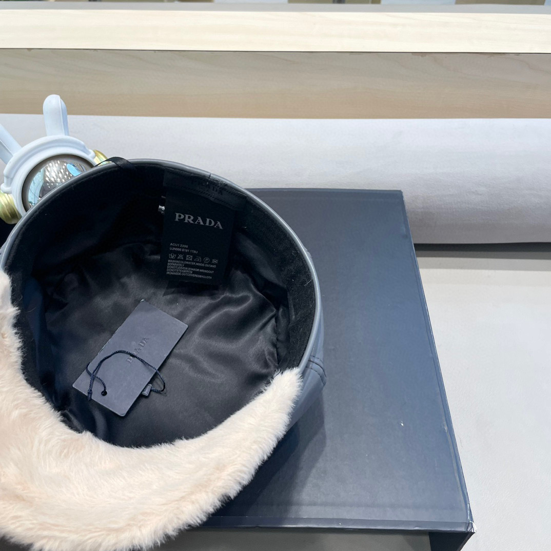 普拉达Prada秋冬羊羔毛八角帽女气质百搭做旧皮质英伦风鸭舌报童帽画家贝雷帽