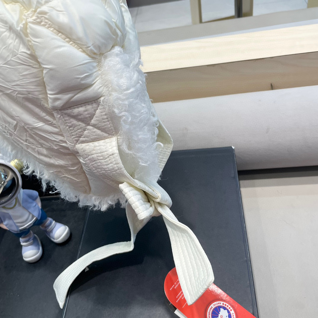加拿大鹅🦢羽绒雷锋帽女冬季韩版显脸小保暖毛绒帽加绒护耳滑雪帽子