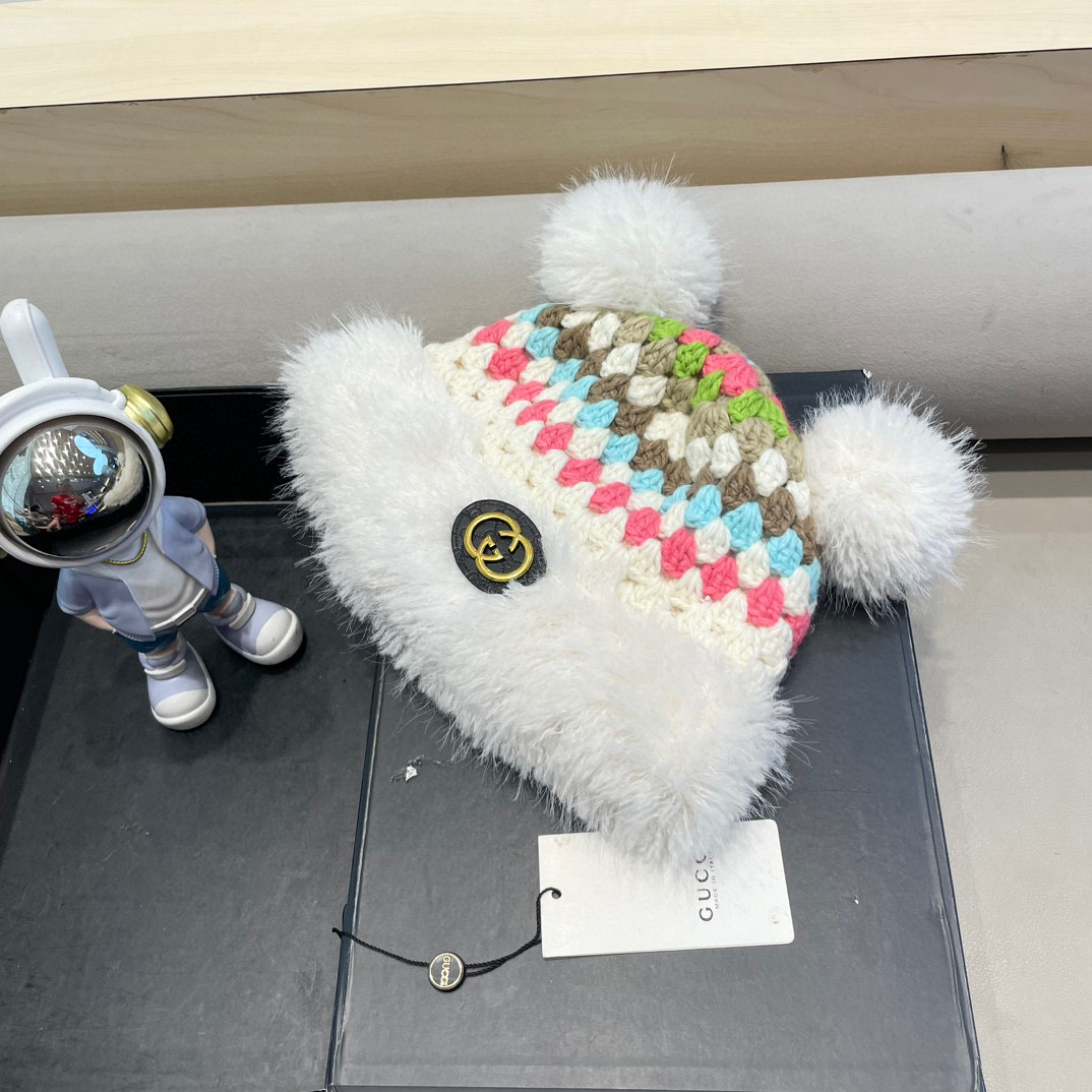 Gucci森系米奇毛球耳朵手工针织熊熊帽子女冬季毛绒保暖新款加厚护耳帽