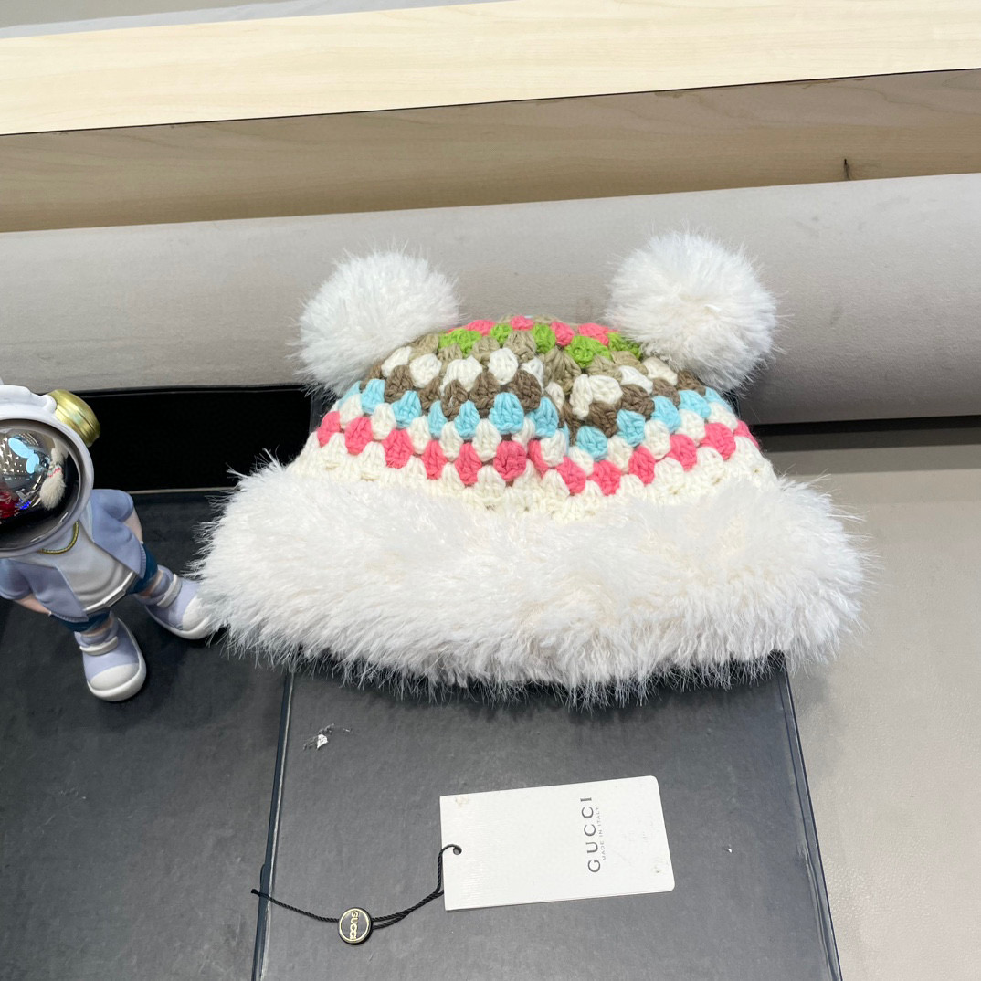 Gucci森系米奇毛球耳朵手工针织熊熊帽子女冬季毛绒保暖新款加厚护耳帽