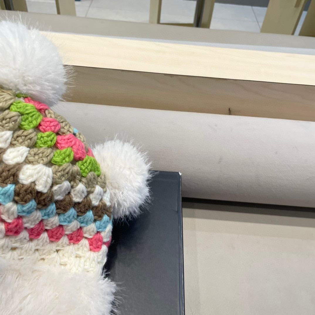 Gucci森系米奇毛球耳朵手工针织熊熊帽子女冬季毛绒保暖新款加厚护耳帽