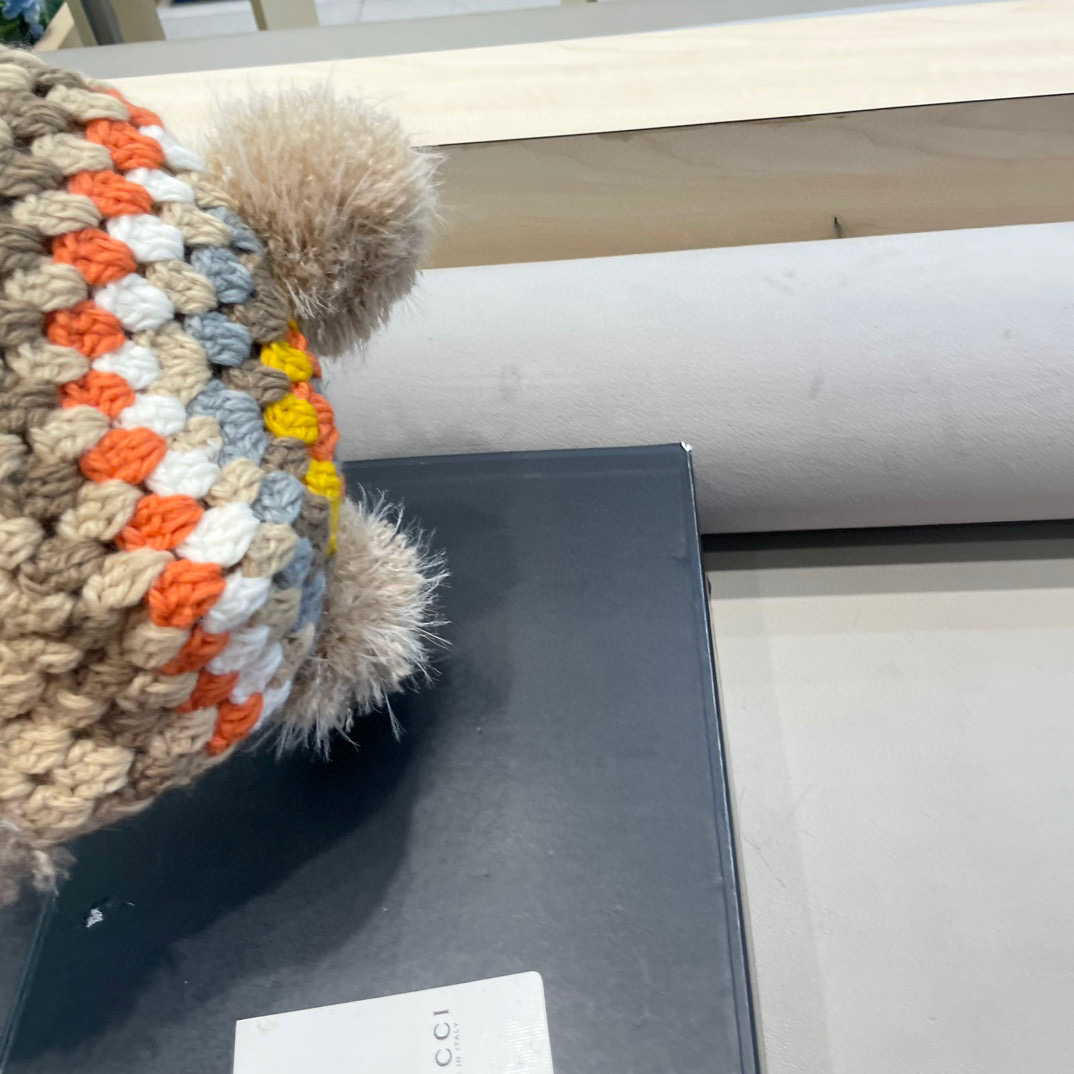 Gucci森系米奇毛球耳朵手工针织熊熊帽子女冬季毛绒保暖新款加厚护耳帽