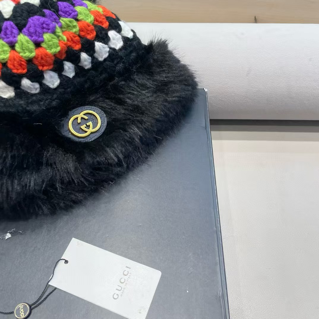 Gucci森系米奇毛球耳朵手工针织熊熊帽子女冬季毛绒保暖新款加厚护耳帽