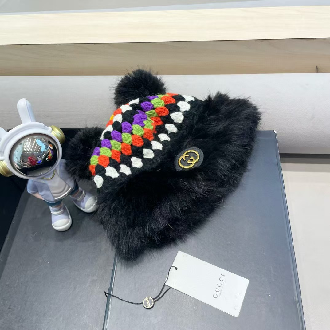Gucci森系米奇毛球耳朵手工针织熊熊帽子女冬季毛绒保暖新款加厚护耳帽
