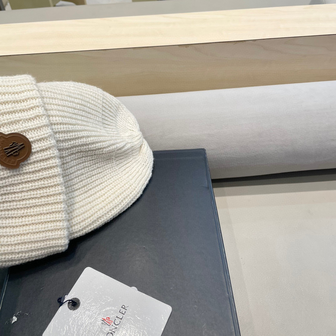 moncler 秋冬季新款韩版简约百搭针织帽子女防寒保暖护耳时尚毛线帽