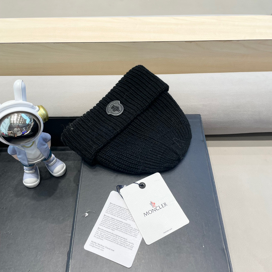 moncler 年秋冬季新款韩版简约百搭针织帽子女防寒保暖护耳时尚毛线帽
