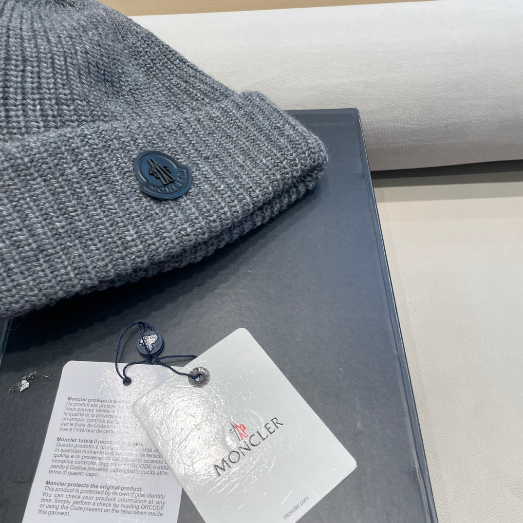 moncler 年秋冬季新款韩版简约百搭针织帽子女防寒保暖护耳时尚毛线帽