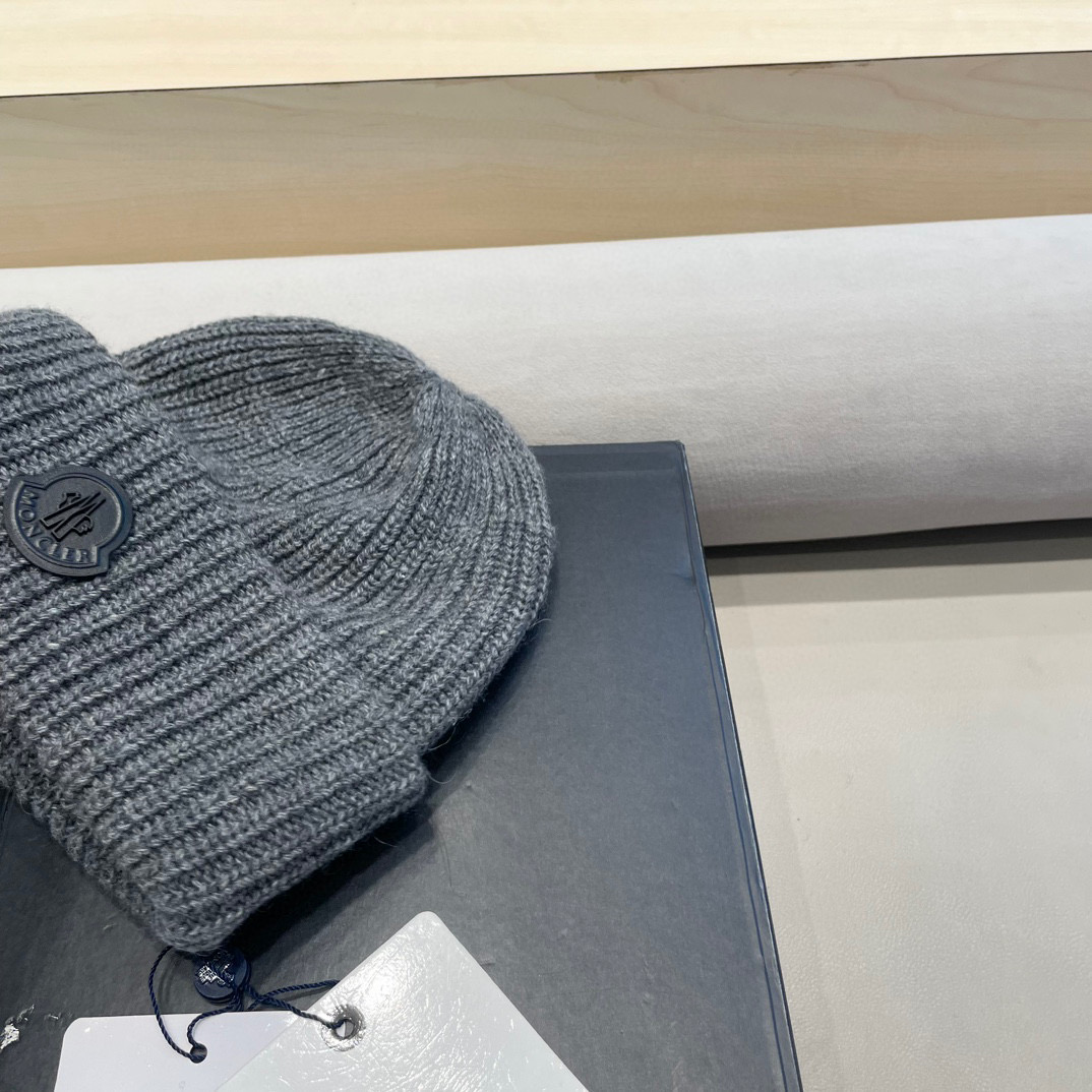 moncler 年秋冬季新款韩版简约百搭针织帽子女防寒保暖护耳时尚毛线帽