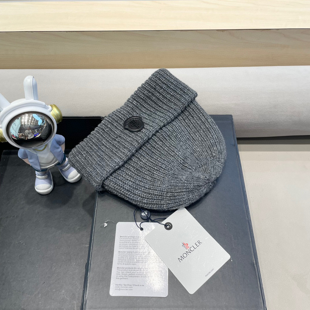 moncler 年秋冬季新款韩版简约百搭针织帽子女防寒保暖护耳时尚毛线帽