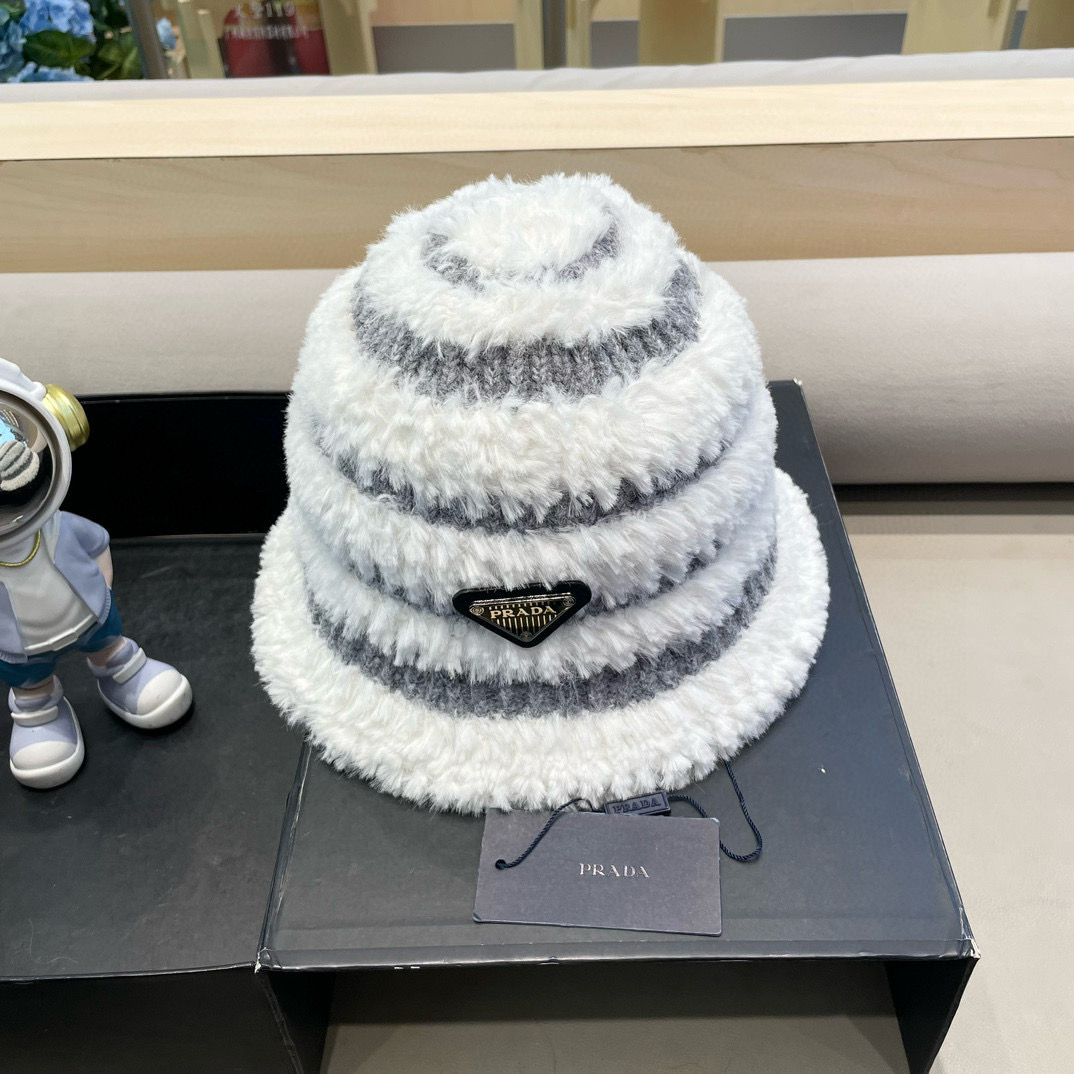 普拉达Prada新款毛绒大头围水桶帽女秋冬韩版可爱百搭显脸小保暖条纹渔夫帽子