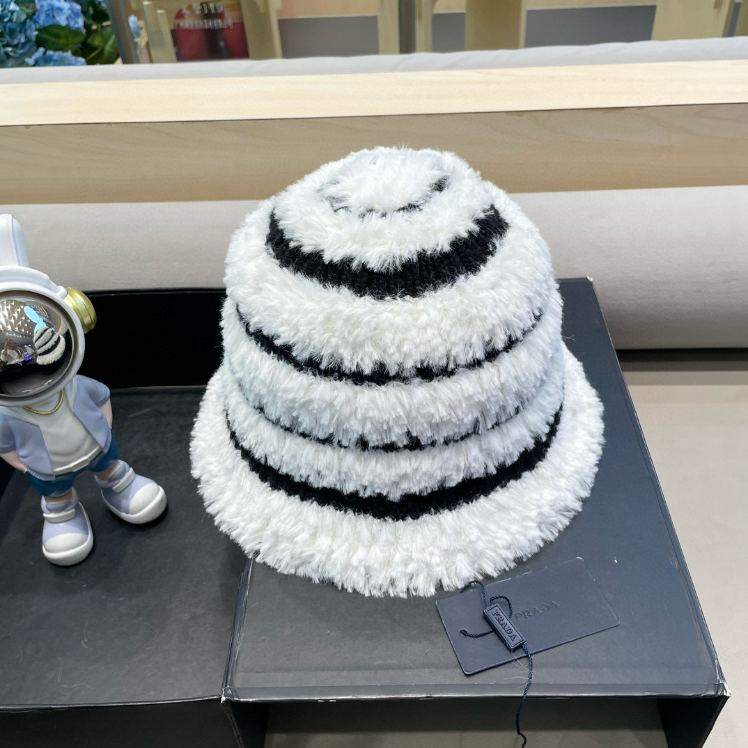 普拉达Prada新款毛绒大头围水桶帽女秋冬韩版可爱百搭显脸小保暖条纹渔夫帽子