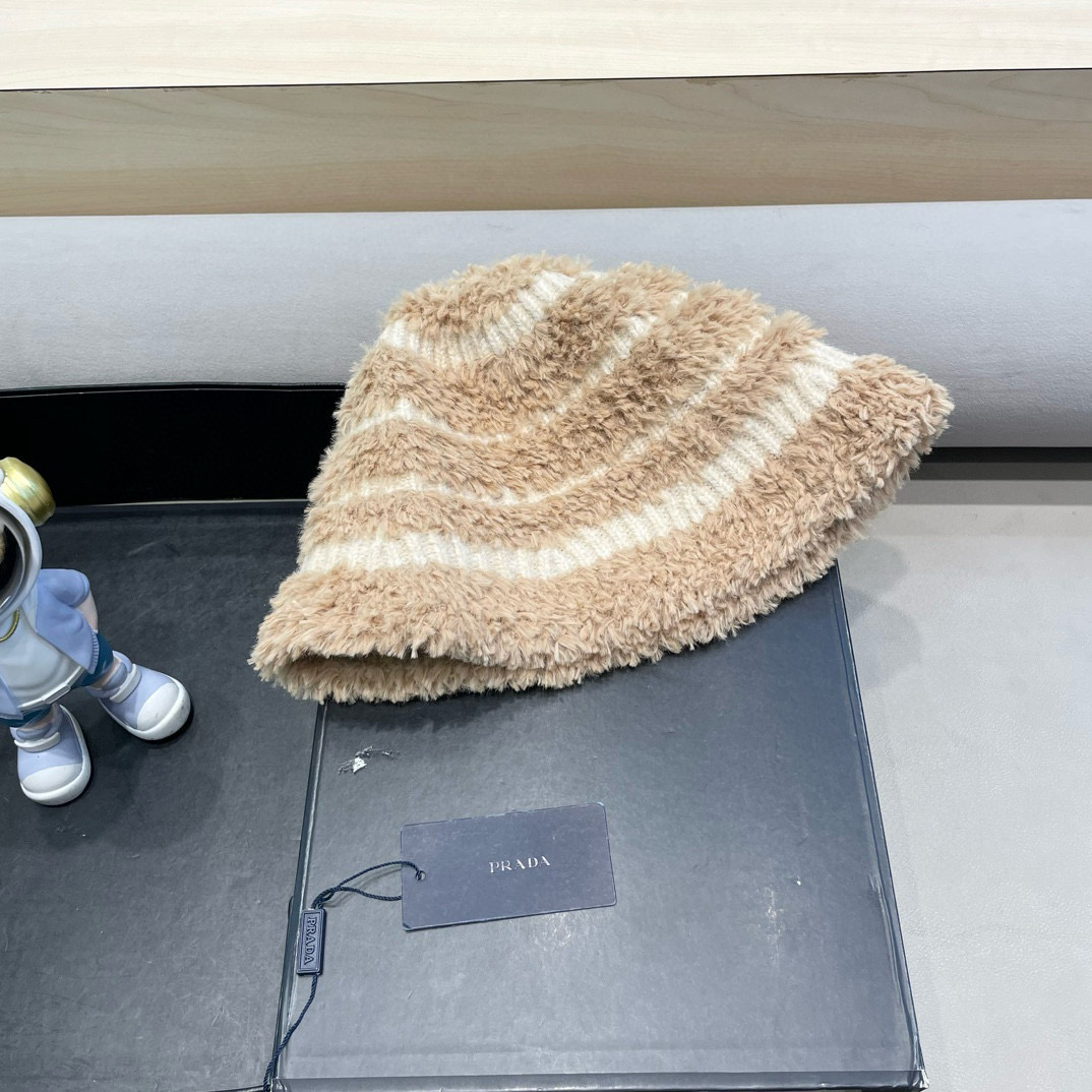 普拉达Prada新款毛绒大头围水桶帽女秋冬韩版可爱百搭显脸小保暖条纹渔夫帽子