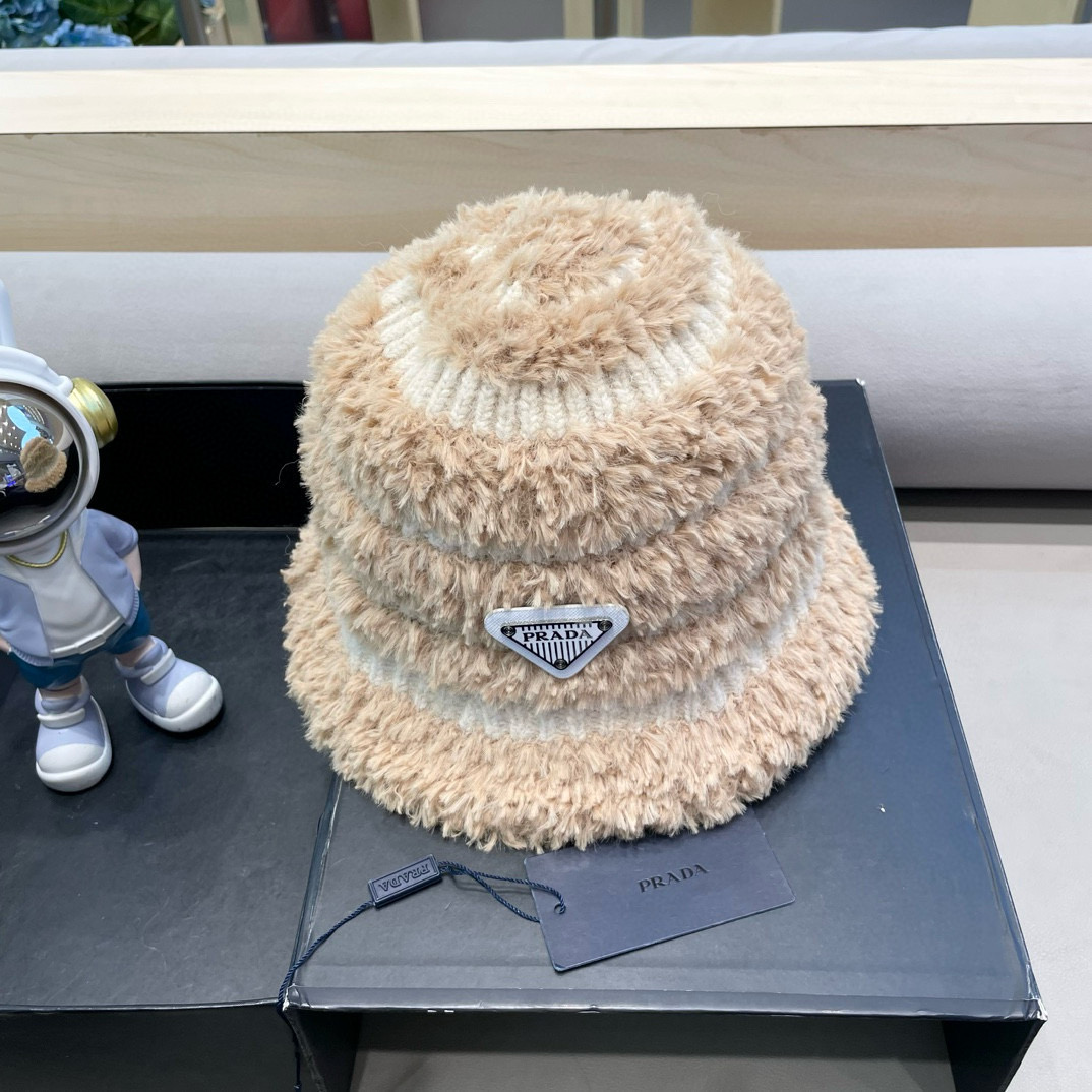 普拉达Prada新款毛绒大头围水桶帽女秋冬韩版可爱百搭显脸小保暖条纹渔夫帽子