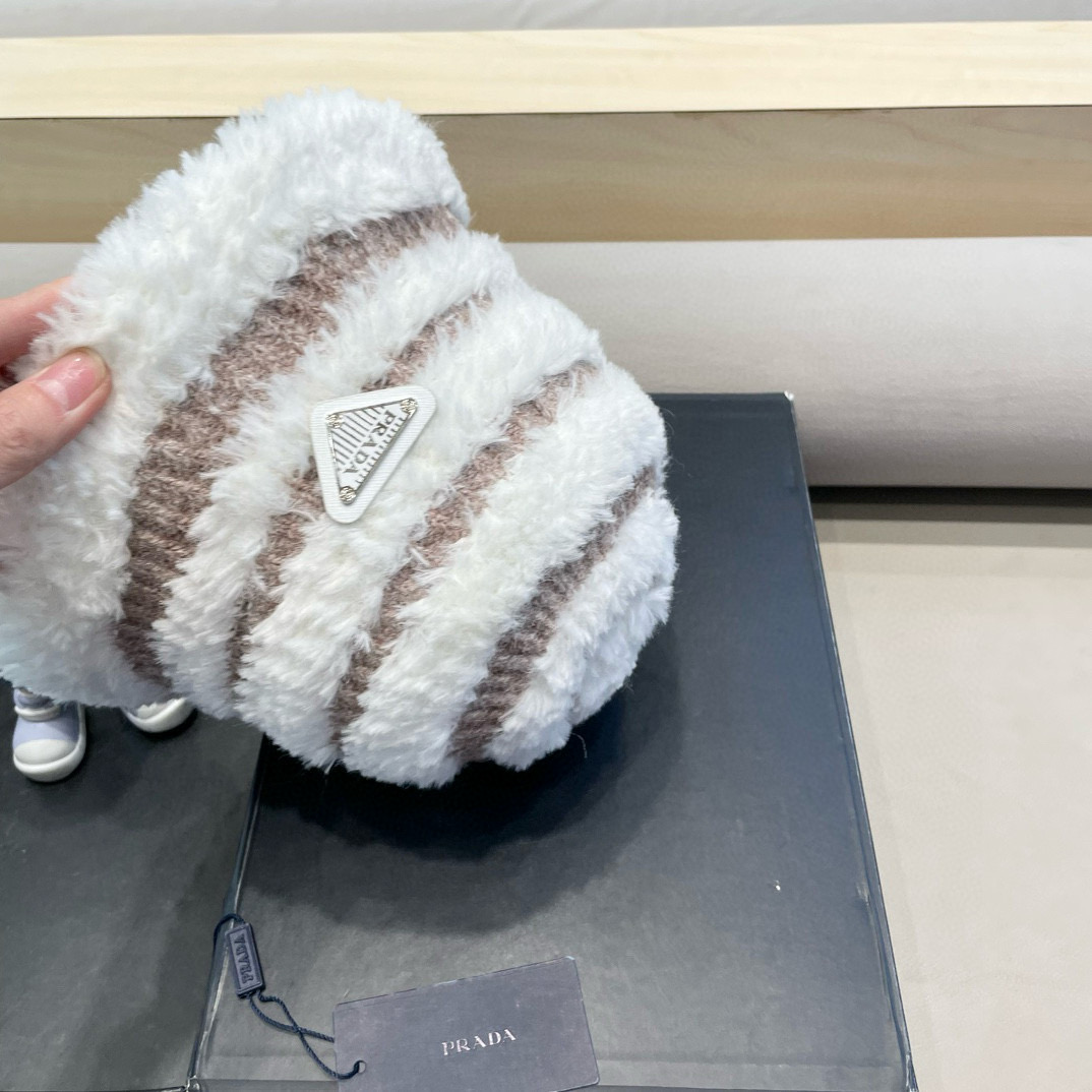 普拉达Prada新款毛绒大头围水桶帽女秋冬韩版可爱百搭显脸小保暖条纹渔夫帽子