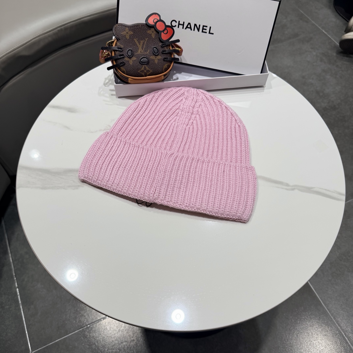 Chanel官网品质香奈儿秋冬网红时尚博主推荐款毛线帽，小红书爆款，手感超柔软舒适的针织线帽，弹性极佳！