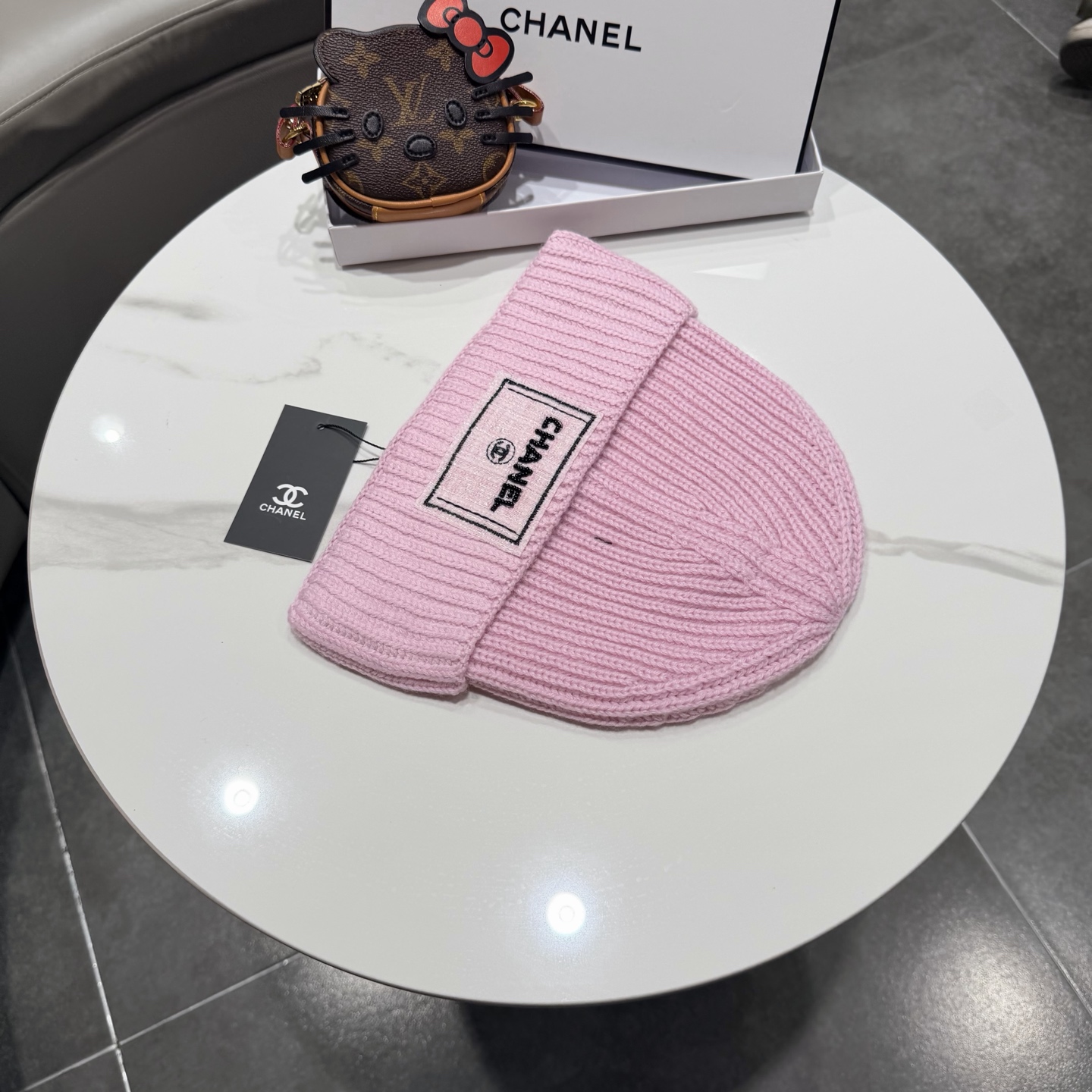 Chanel官网品质香奈儿秋冬网红时尚博主推荐款毛线帽，小红书爆款，手感超柔软舒适的针织线帽，弹性极佳！