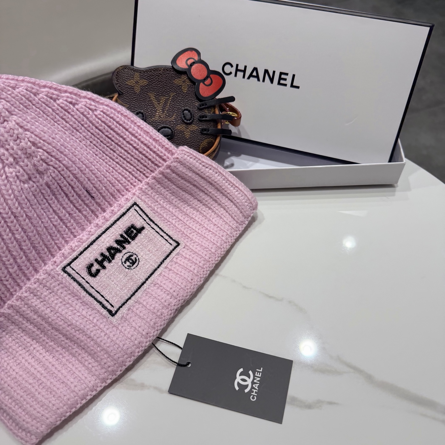 Chanel官网品质香奈儿秋冬网红时尚博主推荐款毛线帽，小红书爆款，手感超柔软舒适的针织线帽，弹性极佳！