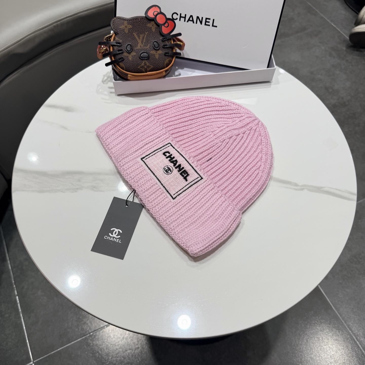 Chanel官网品质香奈儿秋冬网红时尚博主推荐款毛线帽，小红书爆款，手感超柔软舒适的针织线帽，弹性极佳！