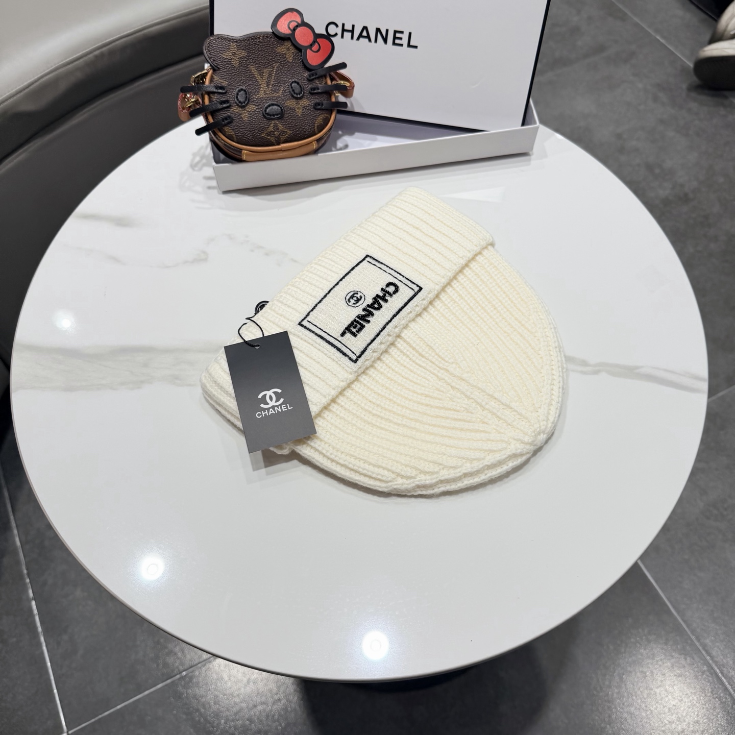 Chanel官网品质香奈儿秋冬网红时尚博主推荐款毛线帽，小红书爆款，手感超柔软舒适的针织线帽，弹性极佳！