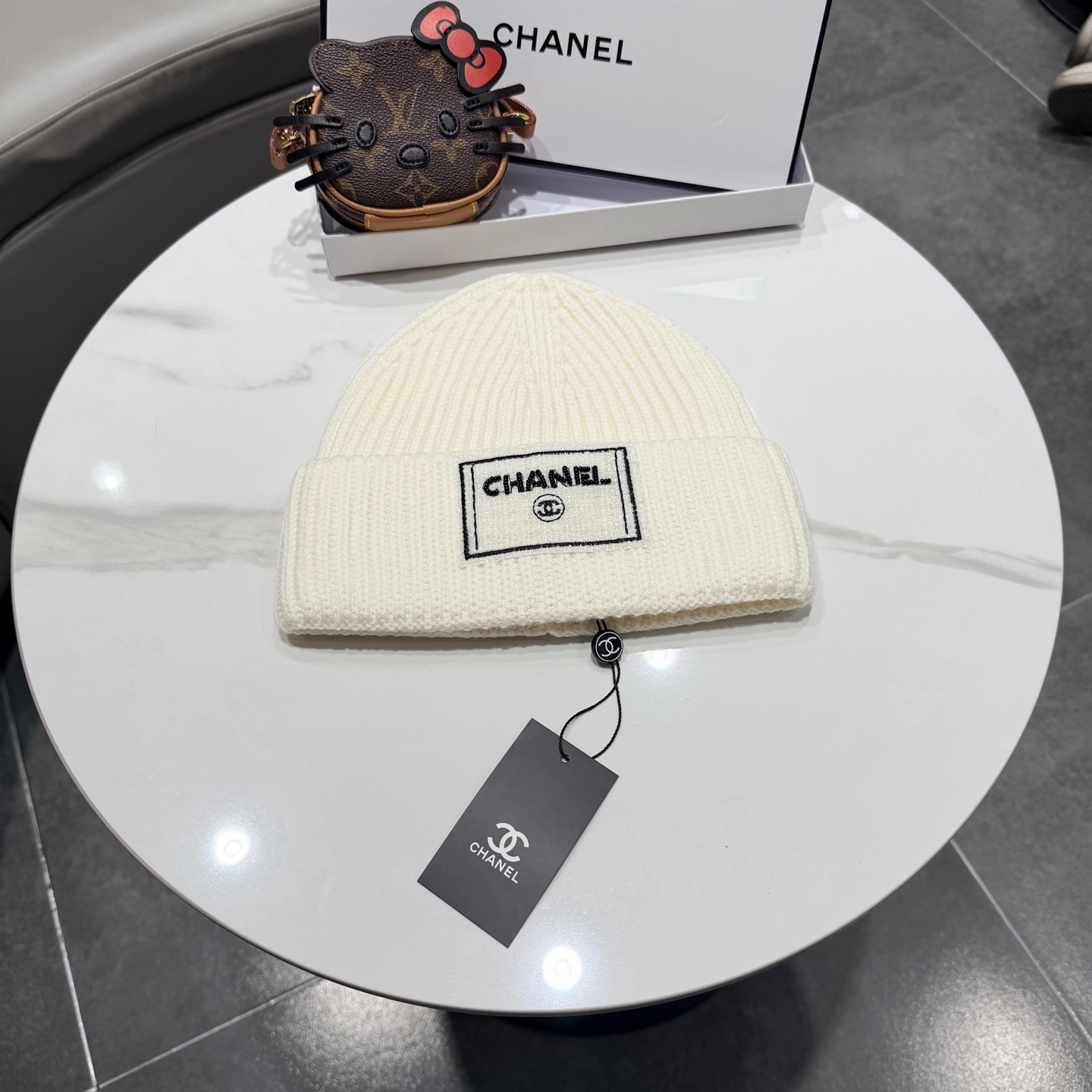 Chanel官网品质香奈儿秋冬网红时尚博主推荐款毛线帽，小红书爆款，手感超柔软舒适的针织线帽，弹性极佳！