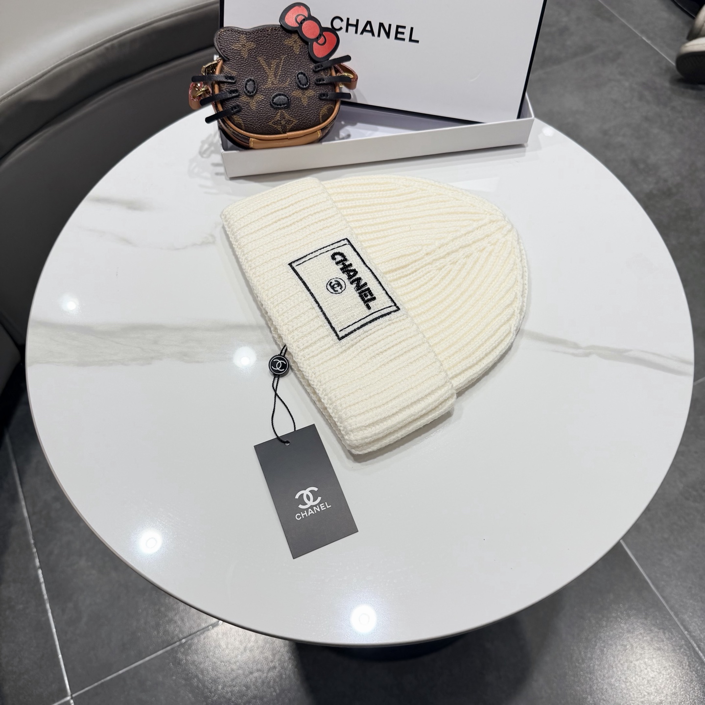 Chanel官网品质香奈儿秋冬网红时尚博主推荐款毛线帽，小红书爆款，手感超柔软舒适的针织线帽，弹性极佳！
