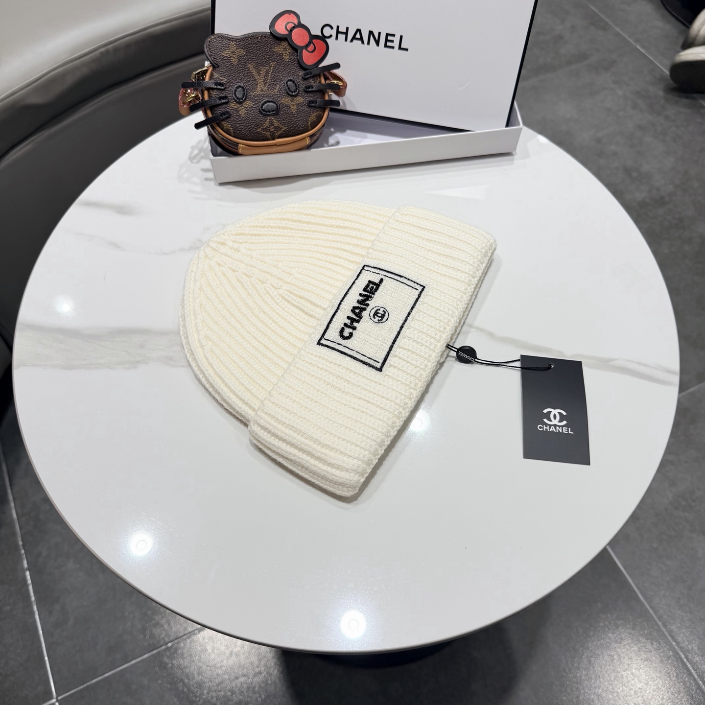 Chanel官网品质香奈儿秋冬网红时尚博主推荐款毛线帽，小红书爆款，手感超柔软舒适的针织线帽，弹性极佳！