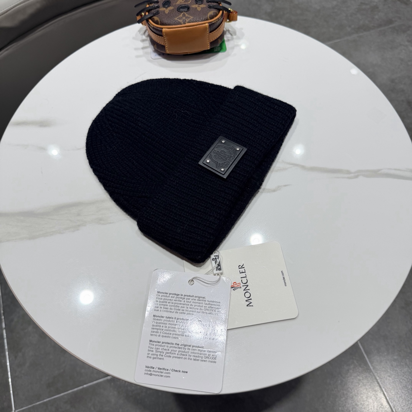 蒙口针织帽MONCLER毛线帽👍质量非常柔软舒服，保暖又时尚，简约大气，百搭款