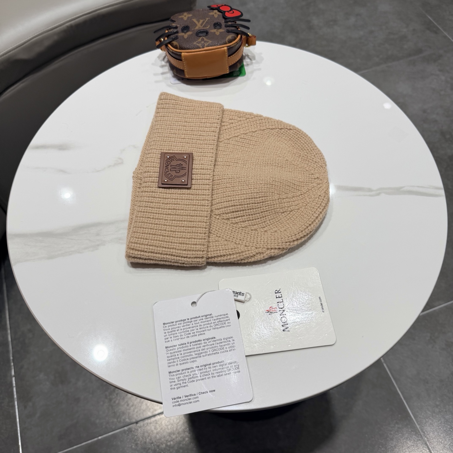 蒙口针织帽MONCLER毛线帽👍质量非常柔软舒服，保暖又时尚，简约大气，百搭款